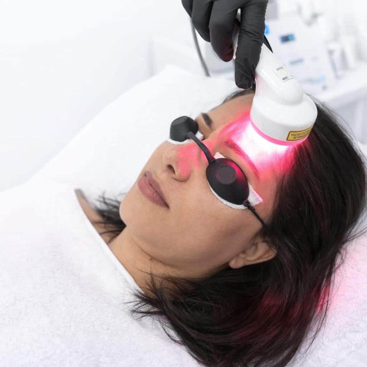 Diseño, regeneración y cuidado integral de cejas en Sevilla